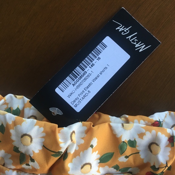 ☎️ NWT Nasty Gal sz S/4 Daisy Floral High Waisted Co-ord Shorts Mustard yellow - Picture 3 of 9